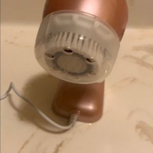 Cleansing brush